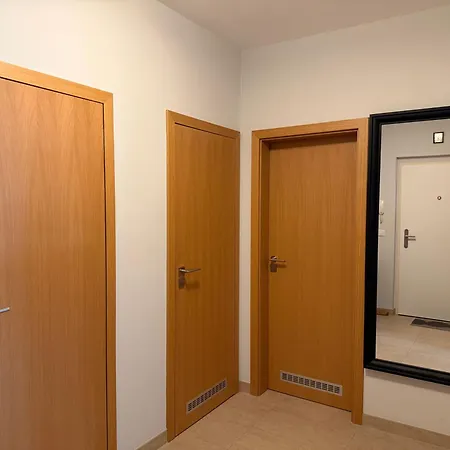 Apartmán 8 1-bed Sleeps 2 W Parking Near Metro *